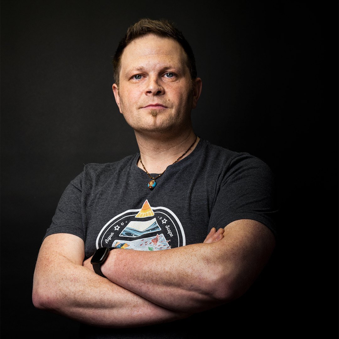 Mann mit verschränkten Armen Porträtfoto