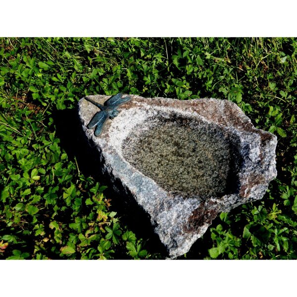 Rottenecker Insektentränke aus Naturstein mit Libelle